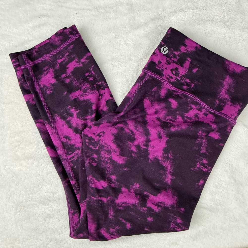 Lululemon Purple Black Abstract Print High Rise Crop Leggings Size 6